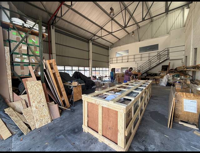322M² WAREHOUSE TO LET IN AIRPORT INDUSTRIA